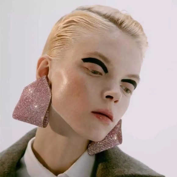 Jewelry - 💗5⭐ Rated- Pink Rhinestone Statement Earrings